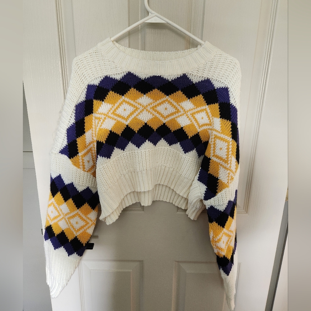 Crop top sweater